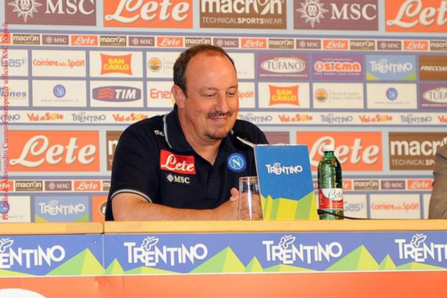 L’allenatore del Napoli, Rafa Benitez, durante la conferenza stampa a Dimaro, 14 luglio 2013.( ANSA)